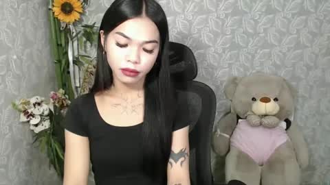 Snapshot of petite_angelx chatting on 03-07-25, 04:24 angel online show from 03-07-25, 04:24