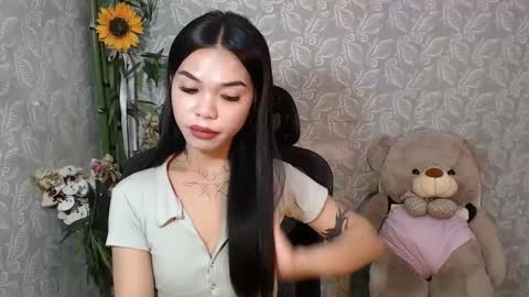 Snapshot of petite_angelx chatting on 03-07-25, 01:29 angel online show from 03-07-25, 01:29