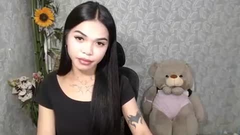 Snapshot of petite_angelx chatting on 03-09-25, 05:55 angel online show from 03-09-25, 05:55