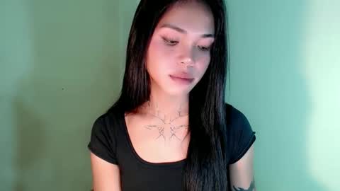 Snapshot of petite_angelx chatting on 10-30-25, 03:24 angel online show from 10-30-25, 03:24