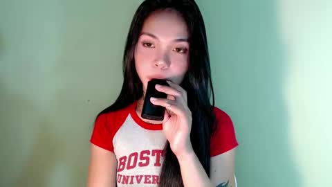 Snapshot of petite_angelx chatting on 11-02-25, 12:46 angel online show from 11-02-25, 12:46