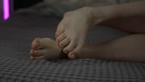 petite_cathrine online show from 04-06-26, 06:31