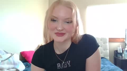 Little cupcake online show from 02-21-25, 07:21