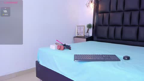Snapshot of petite_esther chatting on 02-04-25, 12:11 Esther online show from 02-04-25, 12:11