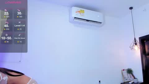 Snapshot of petite_esther chatting on 02-20-25, 12:15 Esther online show from 02-20-25, 12:15
