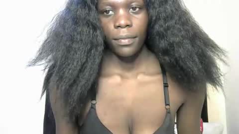 petite_lavi2 online show from 02-05-25, 05:20