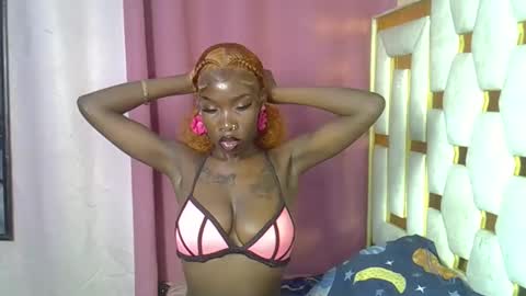 Snapshot of petite_lunar chatting on 02-13-26, 10:17 Lunar online show from 02-13-26, 10:17