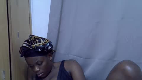 petite_melan online show from 09-27-25, 11:43