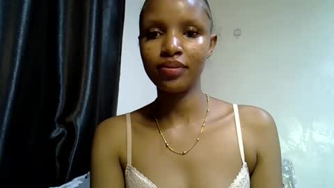 petite_melinda online show from 06-08-26, 01:28