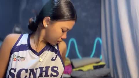 Snapshot of petite_novy chatting on 03-28-26, 04:12 Novy online show from 03-28-26, 04:12