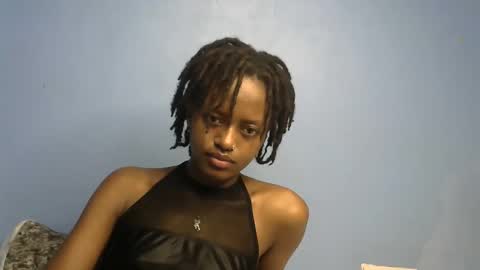 petite_star2 online show from 02-01-26, 11:25