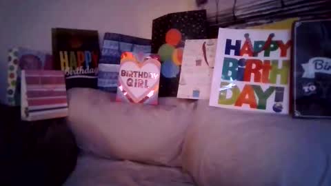 Snapshot of petite_treat_ chatting on 01-16-26, 07:01 petite treat online show from 01-16-26, 07:01