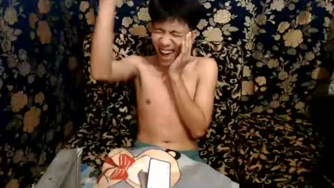 Snapshot of petiteasian_boy chatting on 06-28-26, 06:19 cute vir online show from 06-28-26, 06:19