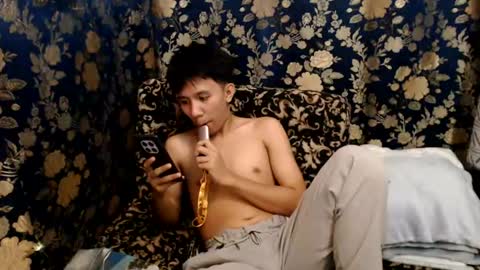 Snapshot of petiteasian_boy chatting on 07-03-26, 06:53 cute vir online show from 07-03-26, 06:53
