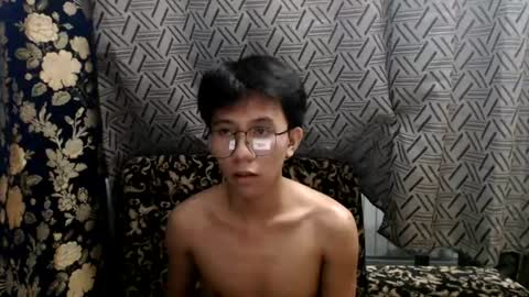 Snapshot of petiteasian_boy chatting on 07-26-26, 03:19 cute vir online show from 07-26-26, 03:19