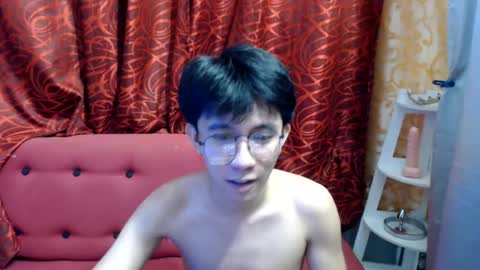 Snapshot of petiteasian_boy chatting on 07-28-26, 05:45 cute vir online show from 07-28-26, 05:45