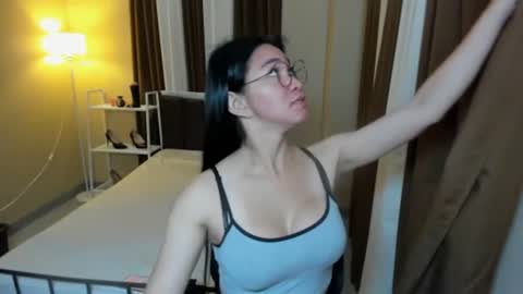 Snapshot of petiteasianmarian chatting on 04-26-26, 06:44 bigcock Marian online show from 04-26-26, 06:44