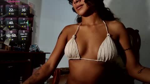 Snapshot of petitebubblegum chatting on 06-07-26, 03:21 Caramel princesa online show from 06-07-26, 03:21