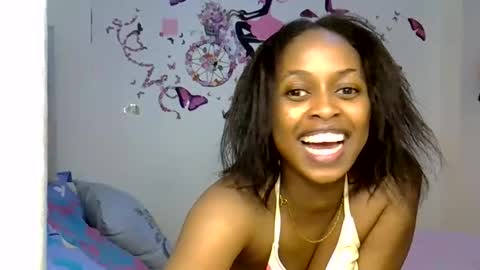 Snapshot of petitecaramell chatting on 05-02-26, 02:27 Caramel online show from 05-02-26, 02:27
