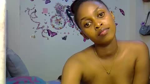 Snapshot of petitecaramell chatting on 05-05-26, 01:24 Caramel online show from 05-05-26, 01:24