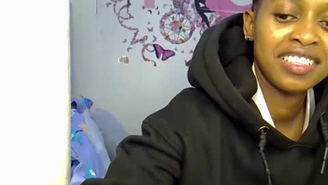 Snapshot of petitecaramell chatting on 05-17-26, 02:53 Caramel online show from 05-17-26, 02:53