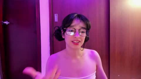 Lunna online show from 12-30-24, 05:04