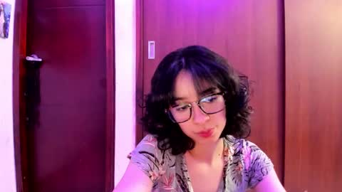 Lunna online show from 02-10-25, 12:41