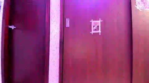 Snapshot of petitee_lunna chatting on 10-18-25, 11:05 Lunna online show from 10-18-25, 11:05