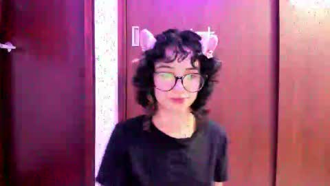 Snapshot of petitee_lunna chatting on 11-07-25, 12:32 Lunna online show from 11-07-25, 12:32
