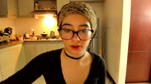 Lunna online show from 05-06-26, 12:19