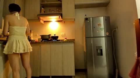 Lunna online show from 06-19-26, 02:38