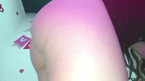 Snapshot of petiteivoryqueen chatting on 02-03-25, 08:24 danna online show from 02-03-25, 08:24