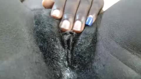 petiteme1 online show from 01-19-25, 07:58