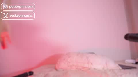 Snapshot of petiteprincesx chatting on 10-13-25, 10:04 Petiteprinces online show from 10-13-25, 10:04