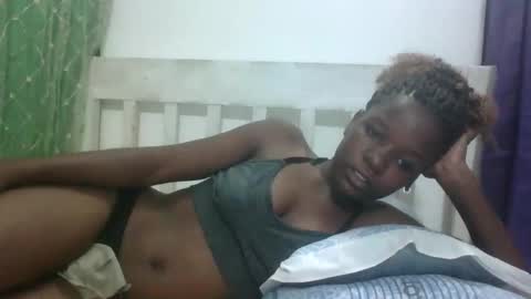 petitesweetchiq online show from 10-18-25, 09:37