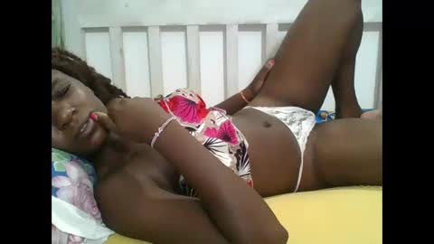 petitesweetchiq online show from 03-05-26, 08:05