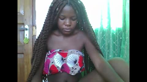 petitesweetchiq online show from 03-08-26, 06:28