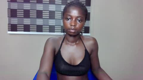 petitexxebony online show from 05-19-26, 01:56
