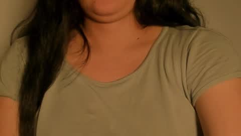 Snapshot of petitgirl_ chatting on 11-12-25, 02:12 J A S S online show from 11-12-25, 02:12