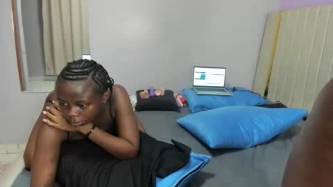Snapshot of petitiana chatting on 04-08-26, 03:06 Cayennee online show from 04-08-26, 03:06