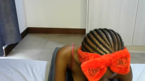 petitpearl online show from 03-10-25, 12:37