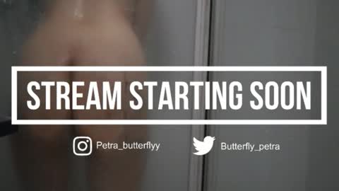 Snapshot of petra_butterfly chatting on 03-08-26, 12:41 i.. .U can call me Nick .... Help me to reach 200 thumbs up online show from 03-08-26, 12:41