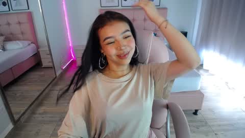 Snapshot of pettit_courtny chatting on 12-31-24, 05:29 Pettit Courtny online show from 12-31-24, 05:29