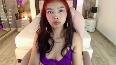 Snapshot of pettit_courtny chatting on 01-15-25, 07:05 Pettit Courtny online show from 01-15-25, 07:05