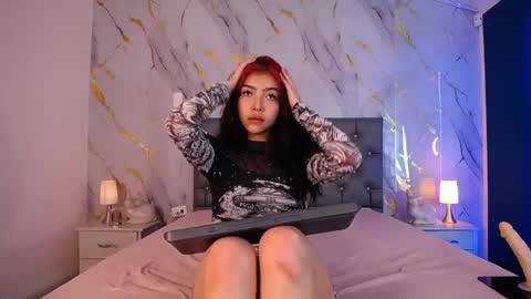 Snapshot of pettit_courtny chatting on 02-21-25, 11:10 Pettit Courtny online show from 02-21-25, 11:10