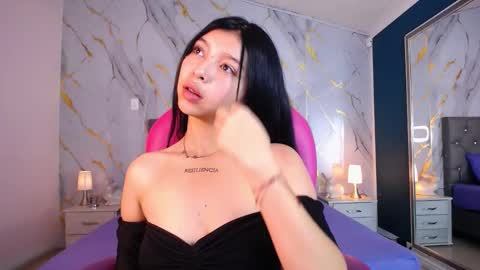 Snapshot of pettit_courtny chatting on 03-01-25, 07:37 Pettit Courtny online show from 03-01-25, 07:37