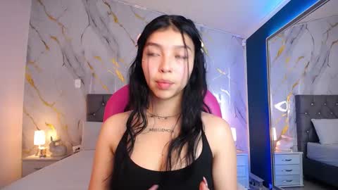 Snapshot of pettit_courtny chatting on 03-08-25, 08:03 Pettit Courtny online show from 03-08-25, 08:03