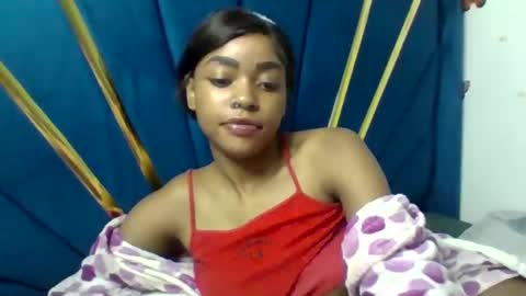 Snapshot of pettite_babe chatting on 01-08-25, 04:23 Arielle online show from 01-08-25, 04:23