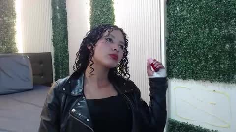 Moon  online show from 11-04-25, 12:48