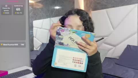 Moon  online show from 12-19-25, 03:41